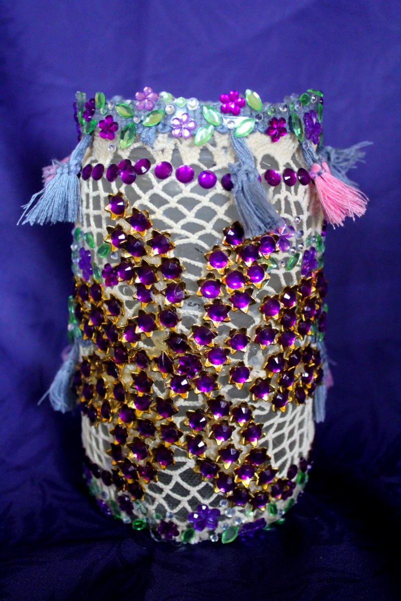 Rubinowy kwiatowy lampion